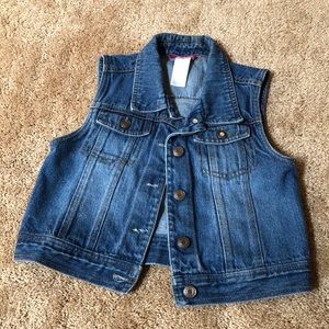 Kid’s jean jacket sleeveless